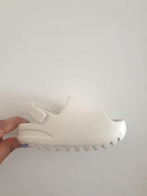 Load image into Gallery viewer, LP Kid&#39;s Slides Off-White