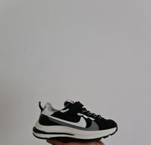 Load image into Gallery viewer, Waffle Black x White Trainers