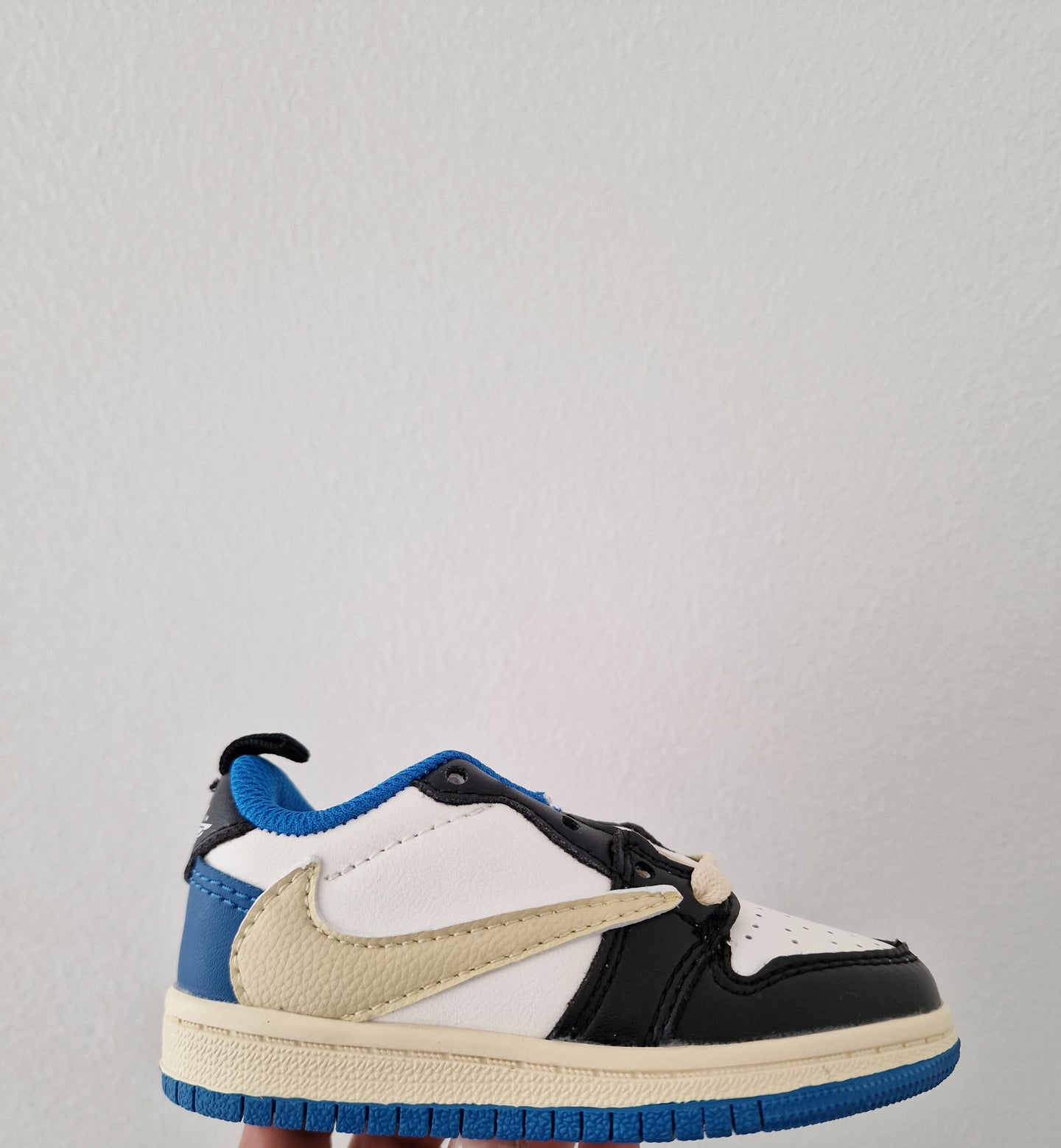 LP Low Custom Blue/White Sneakers