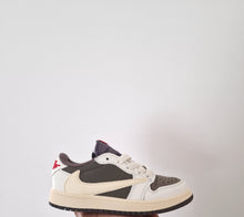 Load image into Gallery viewer, LP Low Custom Cream/Brown Sneakers